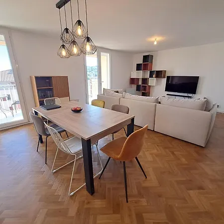 D'hote Centre-ville Bed & Breakfast 3*