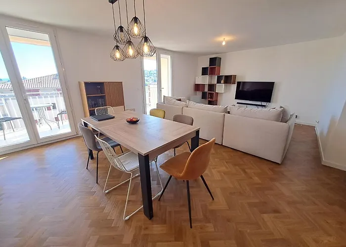 D'hote Centre-ville Bed & Breakfast 3*